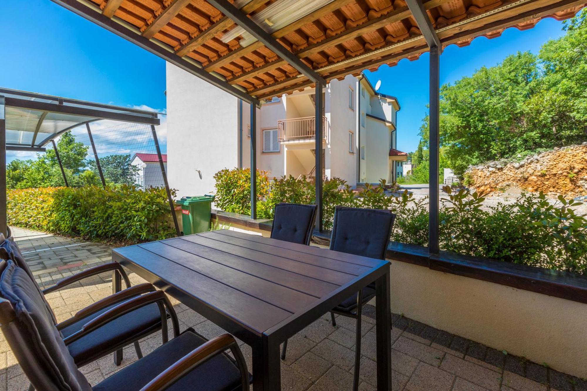 Pupic Apartment Dramalj Bagian luar foto